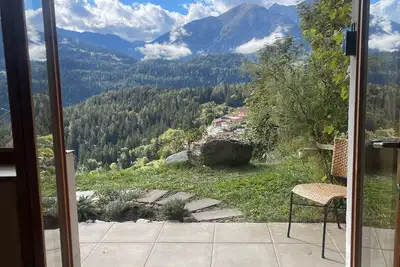 Image de Sunny & cozy apartment with mountain view, very private, free parking, public transport