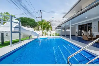 Image de Greta Villa 5ห้องนอน ใกล้ชายหาด ใจกลางเมืองพัทยา เดินไปทะเลได้