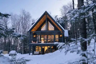Image de This house is a 3 bedroom(s), 3. 5 bathrooms, located in Peru, Vt.