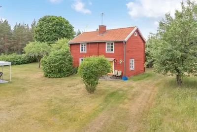 Image de Cozy cottage with proximity to lake with jetty | Se05017
