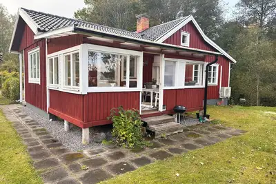 Image de Nice red cottage near the lake Hjälmaren and Vingåker | Se11019