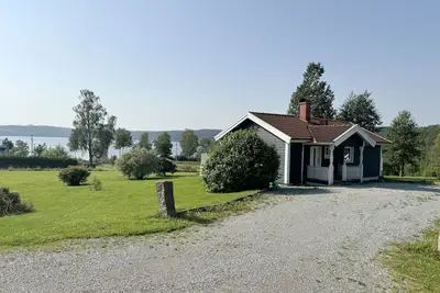 Image de Cozy cottage with a view of Teåkersjön | Se17014