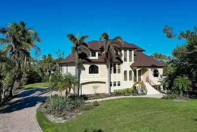 Image de Dockside Dream at Ding Darling: Pool Home w Dock!