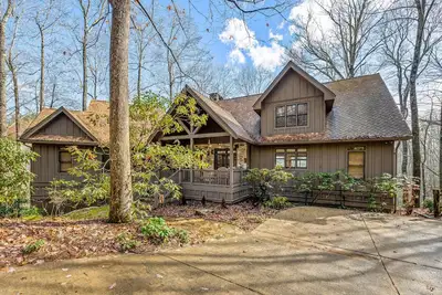Image de Spacious Lake Toxaway Home with Golf Course Views