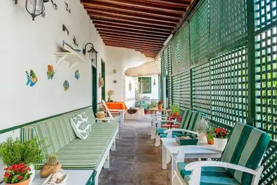 Image de Traditional Canary house next to the Beach