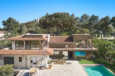 Image de La Villa Monalisa : piscine, vue mer, Côte d’Azur, à 30 min de Saint-Tropez