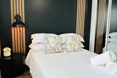 Image de Beautiful Modern Two Bedroom Apartment