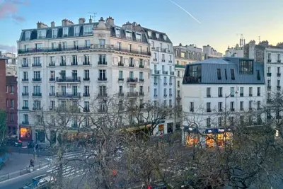 Image de Sunny French Apartment Close to Eiffel Tower
