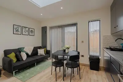 Image de Marvelous condo in Enfield, Free WiFi, Free Parking