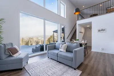 Image de Mini Bonheur-eux : spa avec vue sur les montagnes