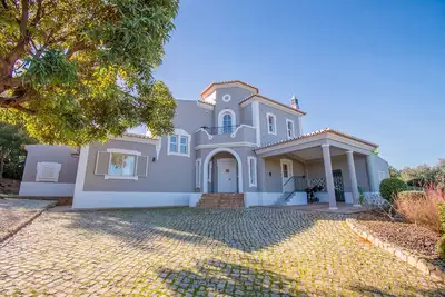 Image de Casa Bela Vista: Elegant and spacious villa on Gramacho golf
