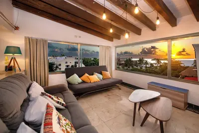 Image de Charming home, great location with pool & garden\n\n