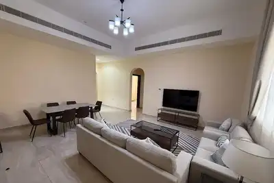 Image de Spacious 4-bedroom apartment with WiFi, Ac in terrific Shakhbout City