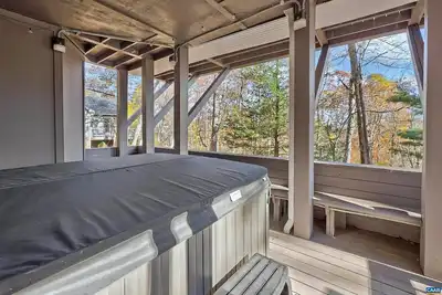 Image de Newly Renovated Mountain Cabin – Hot Tub & Gaming