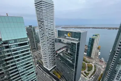 Image de Entire Studio Unit 2 beds In The Heart of Downtown Toronto!