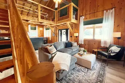 Image de Last Min. Deals! Amazing Cabin+Bunkhouse. Atv Trails. WiFi. Lawn Games & Hot Tub