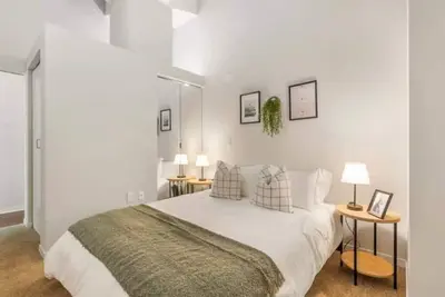 Image de City Club 2Bedroom •Pool +Gym •Walk to Carew Tower