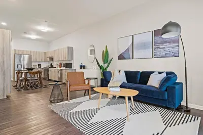 Image de 2Bd/2Ba w/ Gym+Uptown Theater