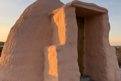 Image de Sunsets. Stars. Serenity. Organic Eco-Dome in Terlingua.