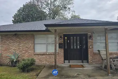 Image de Charming 3-bedroom house with WiFi, fitness room in peaceful Metairie