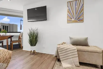 Image de 180° Ocean Views, Free Parking & Pool near Waikiki