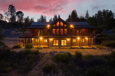 Image de 4 Bedroom, 4 Bath, Hot Tub, 104 Acres, Pet Friendly, Weddings!