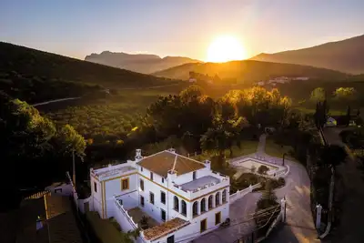 Luxury villa : 11 bedrooms and 7 bathrooms : Special for large groups and events.
