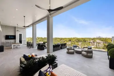 Image de Furnished 3-Bed, 2. 5-Bath Apt Near Galleria Houston