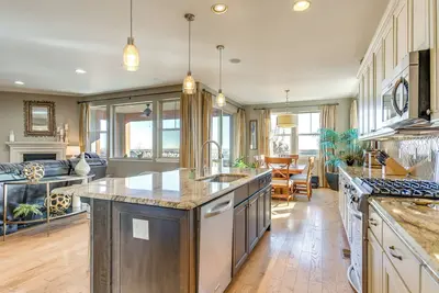 Hike, Ski & Golf: Apt w\/ Balcony in Arvada!