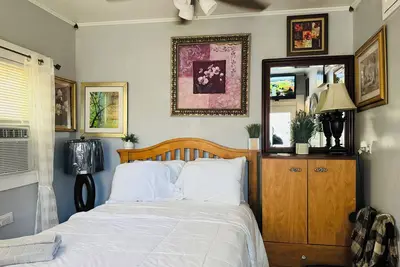 Image de Cozy tiny living in lovely Birmingham with WiFi, Ac and a nice outdoor