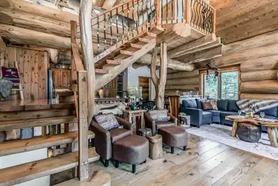 Image de Bearfoot Lodge: Hot Tub, Pets, River & Trails