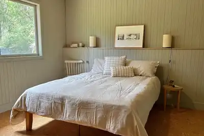 Image de Hidden River, relaxed house down along the river.