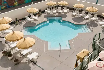 Image de Explore Downtown Albuquerque from 2 Stylish Room | Free Parking