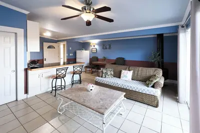 Image de Beachwood Condos& Resort, Ocean Side Condo with 1 King Bed & Kitchen near beach
