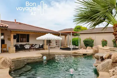 Image de Spacious home w/ heated pool & hot tub