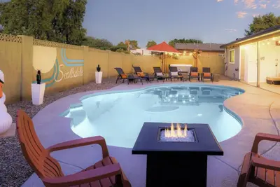 Image de Walk to Old Town|Heated Pool, Hot Tub & 5br
