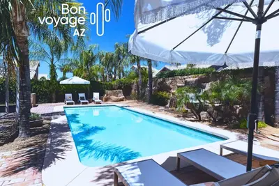 Peaceful getaway w/ pool, hot tub & fire pit