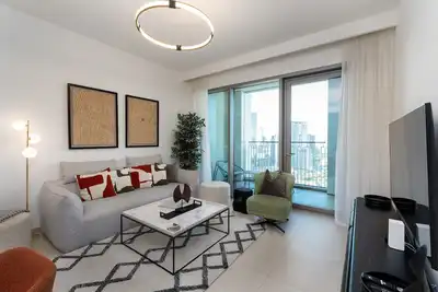 Image de Sleek 2br at Downtown, Close to Dubai Mall