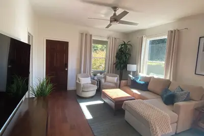 Image de Rosebud: Charming 2-bedroom home in Pasadena