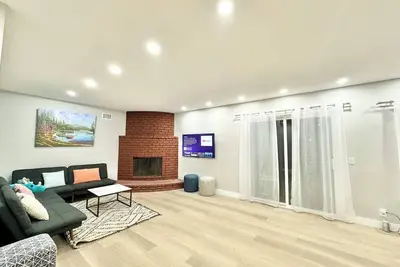 Image de Entire single home in Anaheim - close to DisneyLand