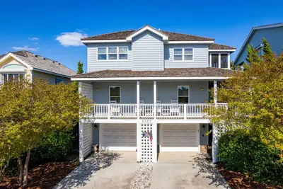 Image de Starfish Serenade: Pet-Friendly, Hot Tub, Game Room, Community Pool Access