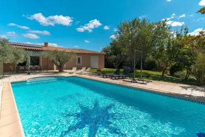 Image de Maison de vacances 'Calme Et Sans Vis À Vis' avec piscine privée, terrasse privée et Wi-Fi