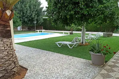 Image de Maison de vacances 'Hacienda Nápoles Marchena' avec piscine privée, Wi-Fi et climatisation