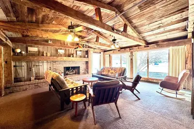 Image de Rustic Getaway by Lake Michigan!