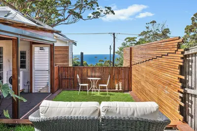 Image de Romantic Garden View 1 bed Apartment with Ocean Views @ Stanwell Tops