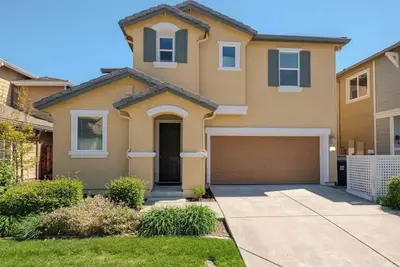 Image de Spacious 4-bedroom house in Sacramento Near Downtown and Airport