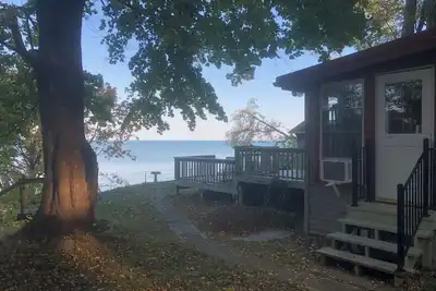 Image de Bluffside Retreat-cozy cottage with panoramic views of Lake Erie