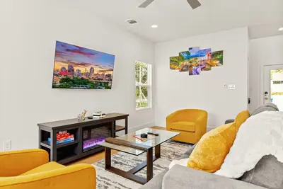 Image de Charming 3-Bedroom, 2 King Beds, 10 Minutes to Downtown San Antonio\n