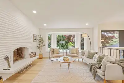 Image de Spacious Modern Retreat w Game Room and Yard