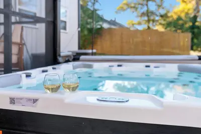 Image de Brand New Build > Hot Tub > 3 King Beds > 7 Minutes to Buffalo Trace
